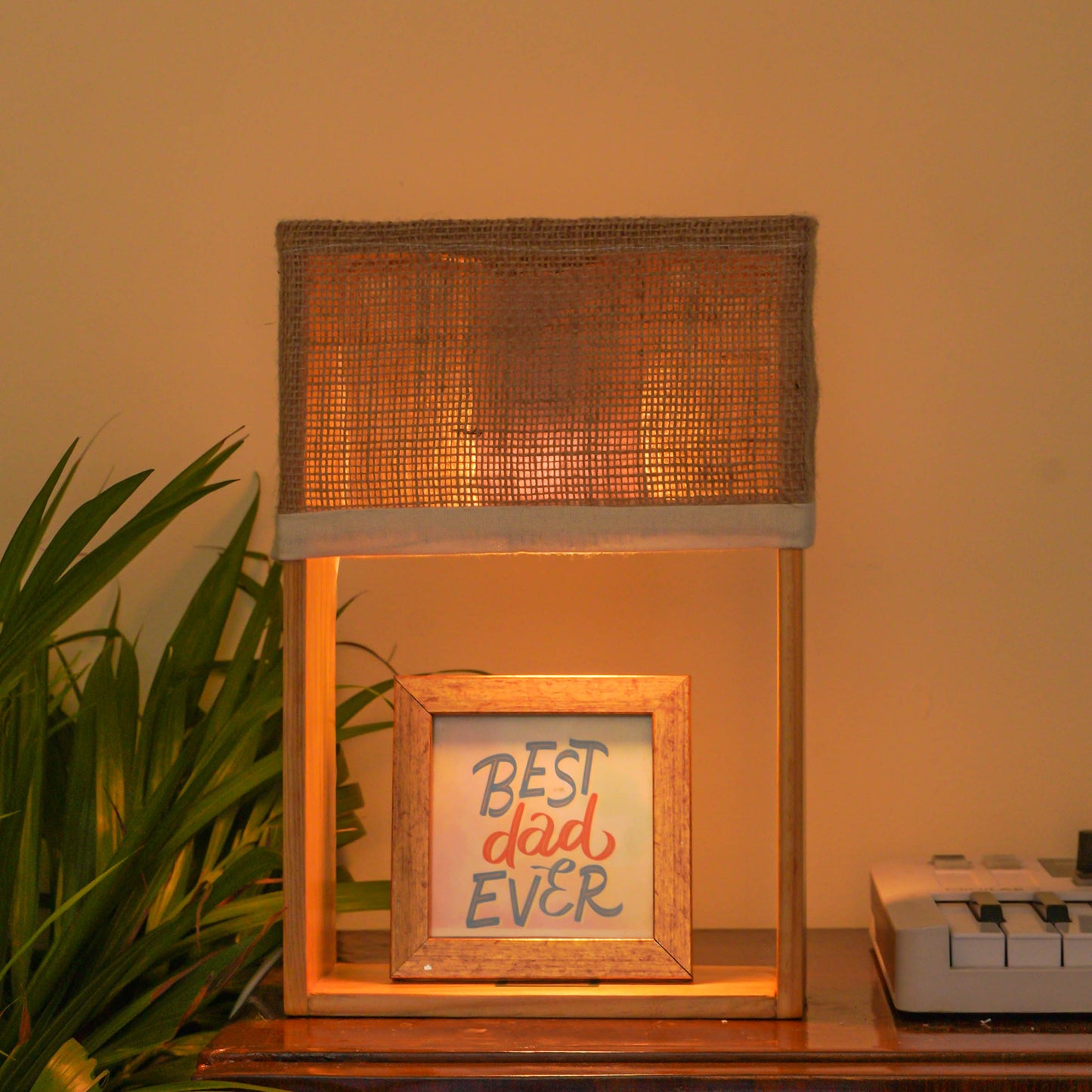Pine Glow Customizable photoFrame Table Lamp – Unique Gift for Dad, Family & Loved Ones