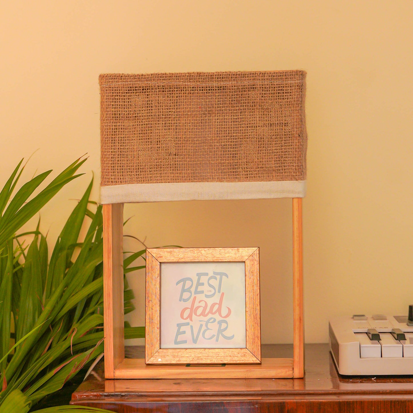 Pine Glow Customizable photoFrame Table Lamp – Unique Gift for Dad, Family & Loved Ones