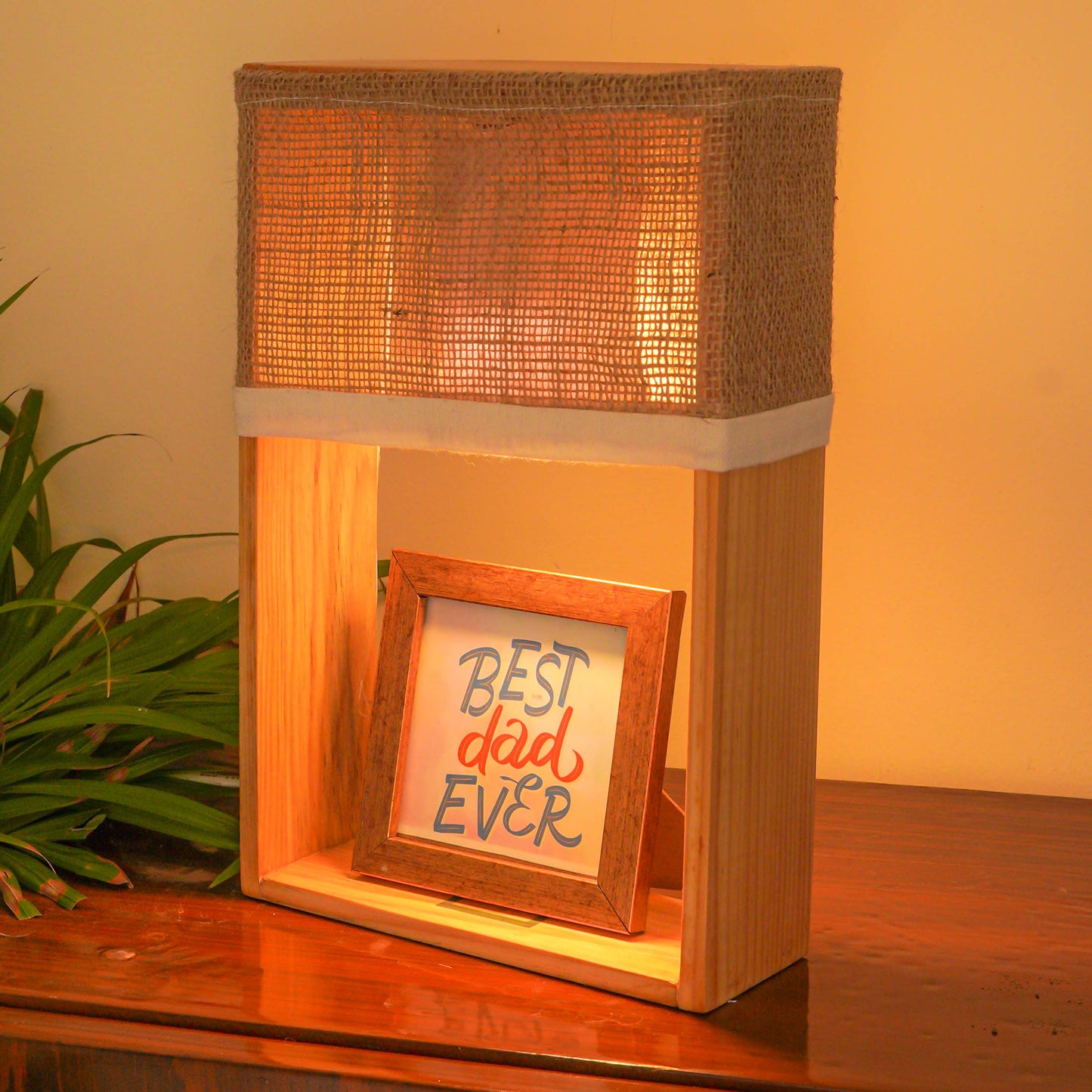 Pine Glow Customizable photoFrame Table Lamp – Unique Gift for Dad, Family & Loved Ones