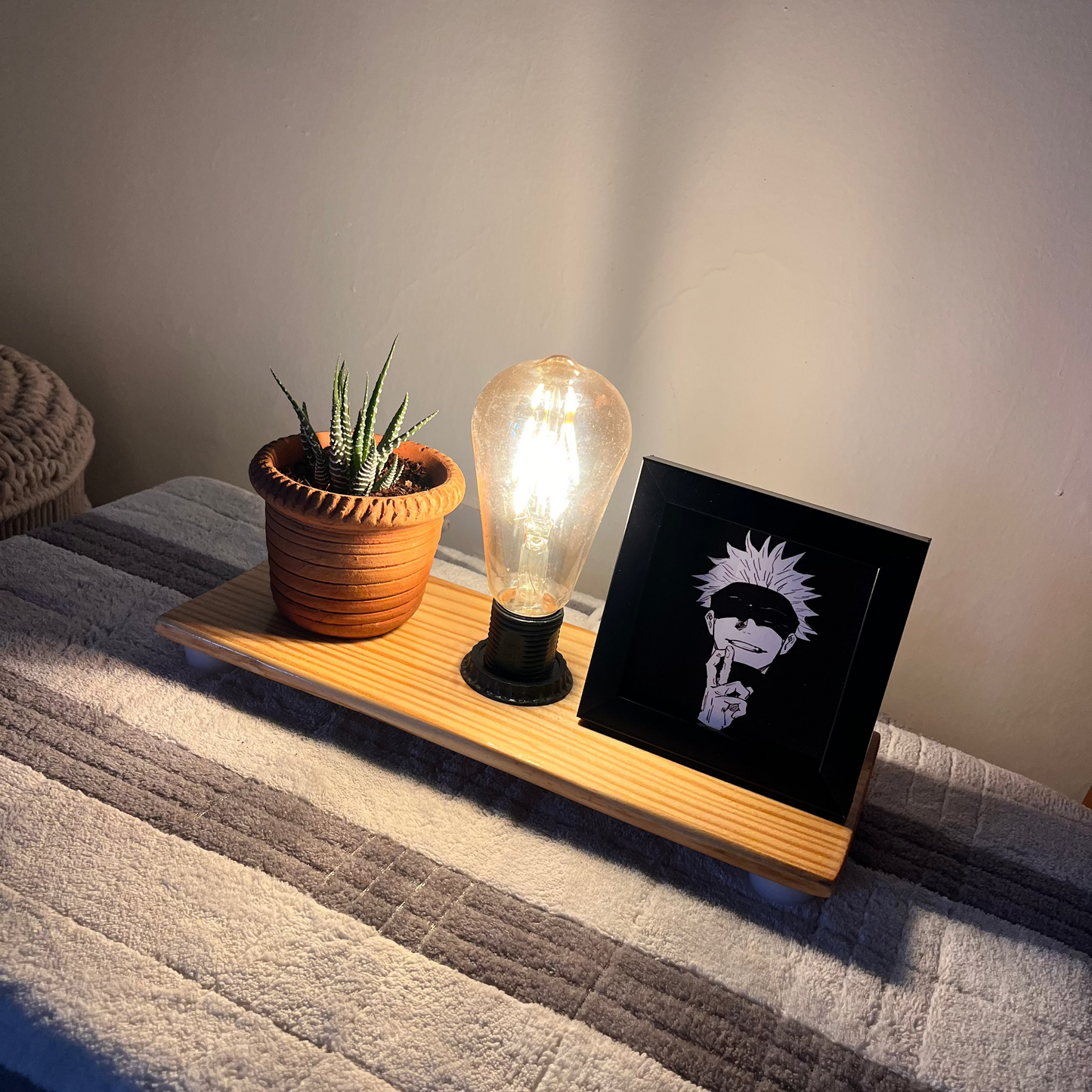 Desk Glow wooden Lamp with Succulent -A beautiful way to organize your desk and bring freshness.