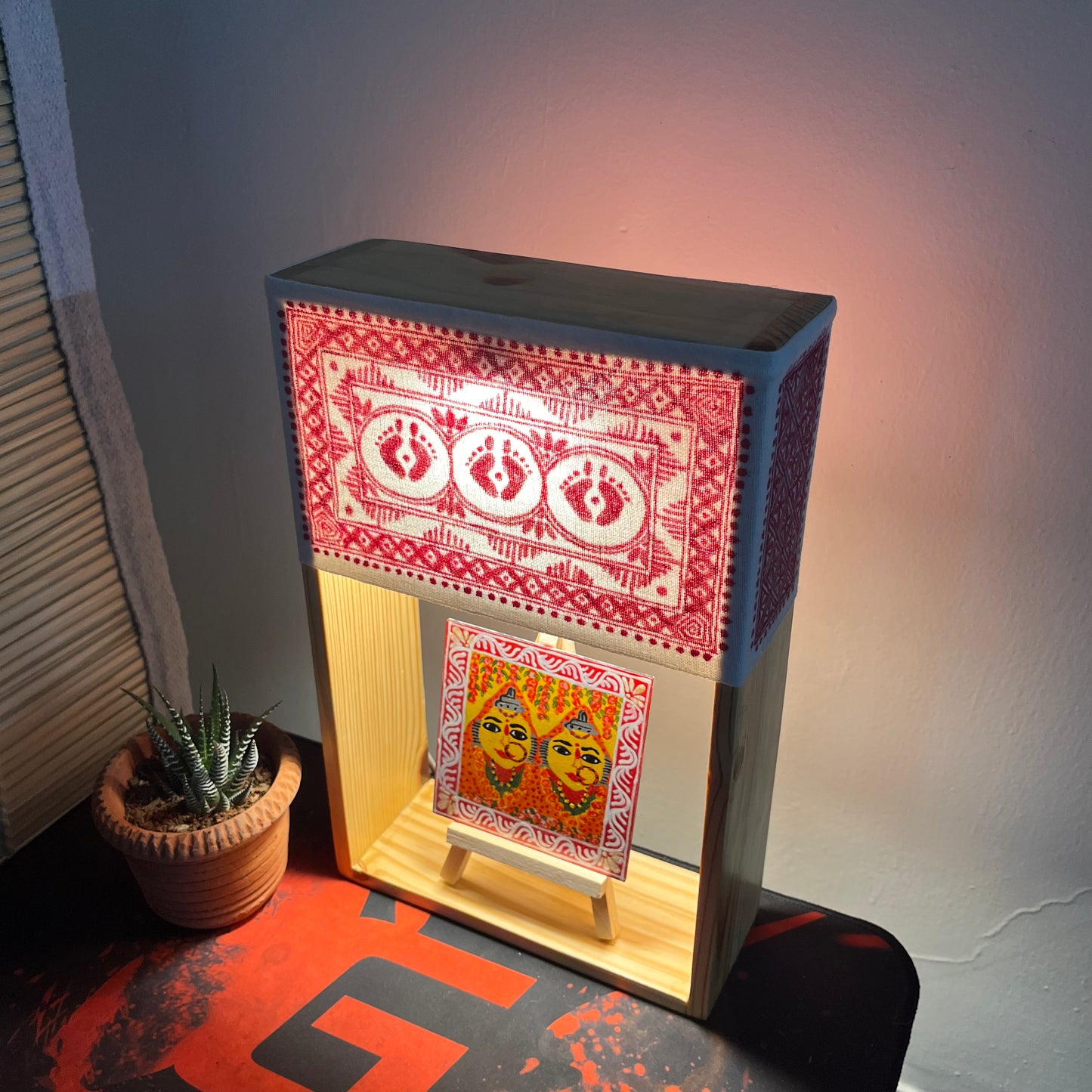 Pine Glow | Artist Series – Handmade Kumaon Aipan Lamp