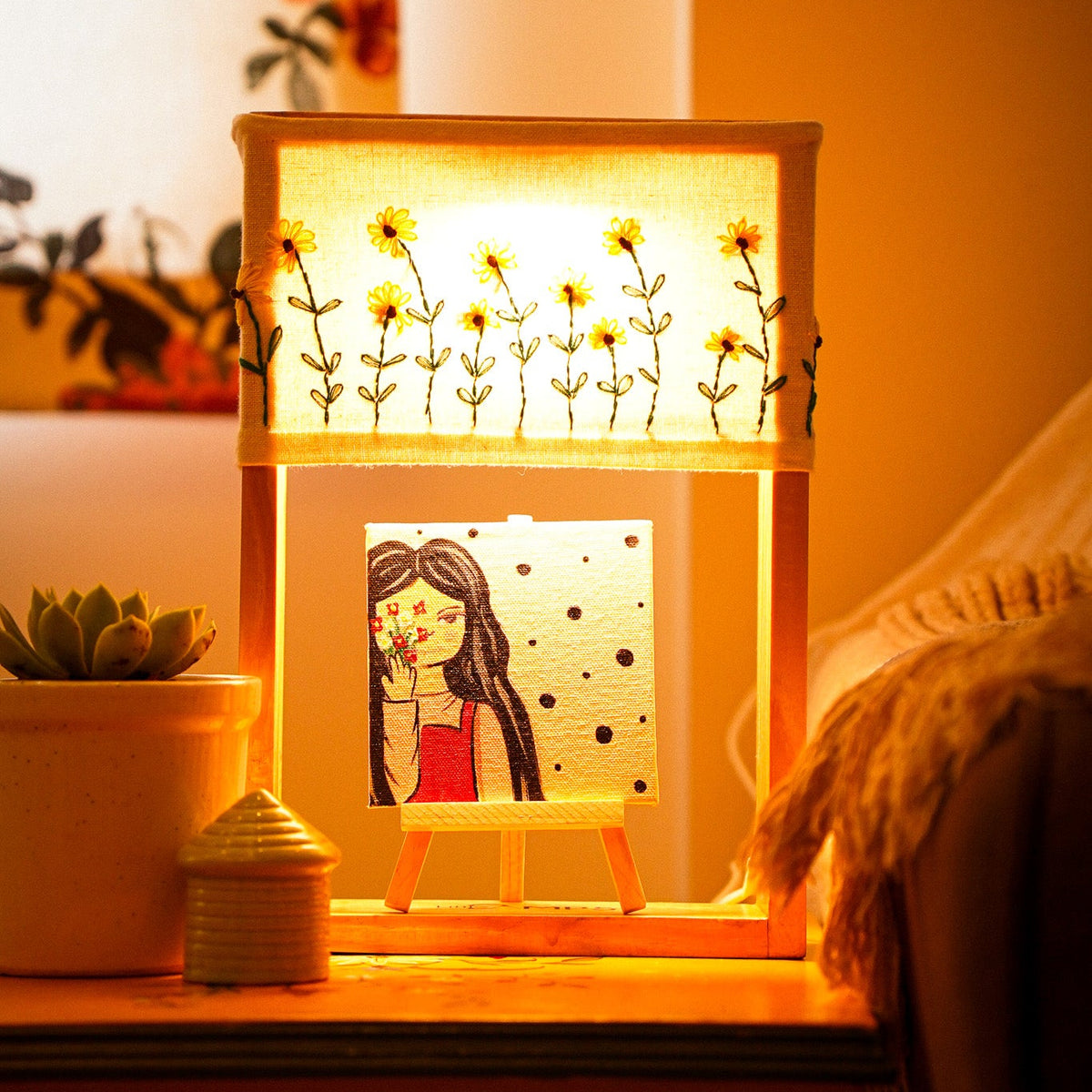 Little Sun – Hand-Embroidered Sunflower Lamp