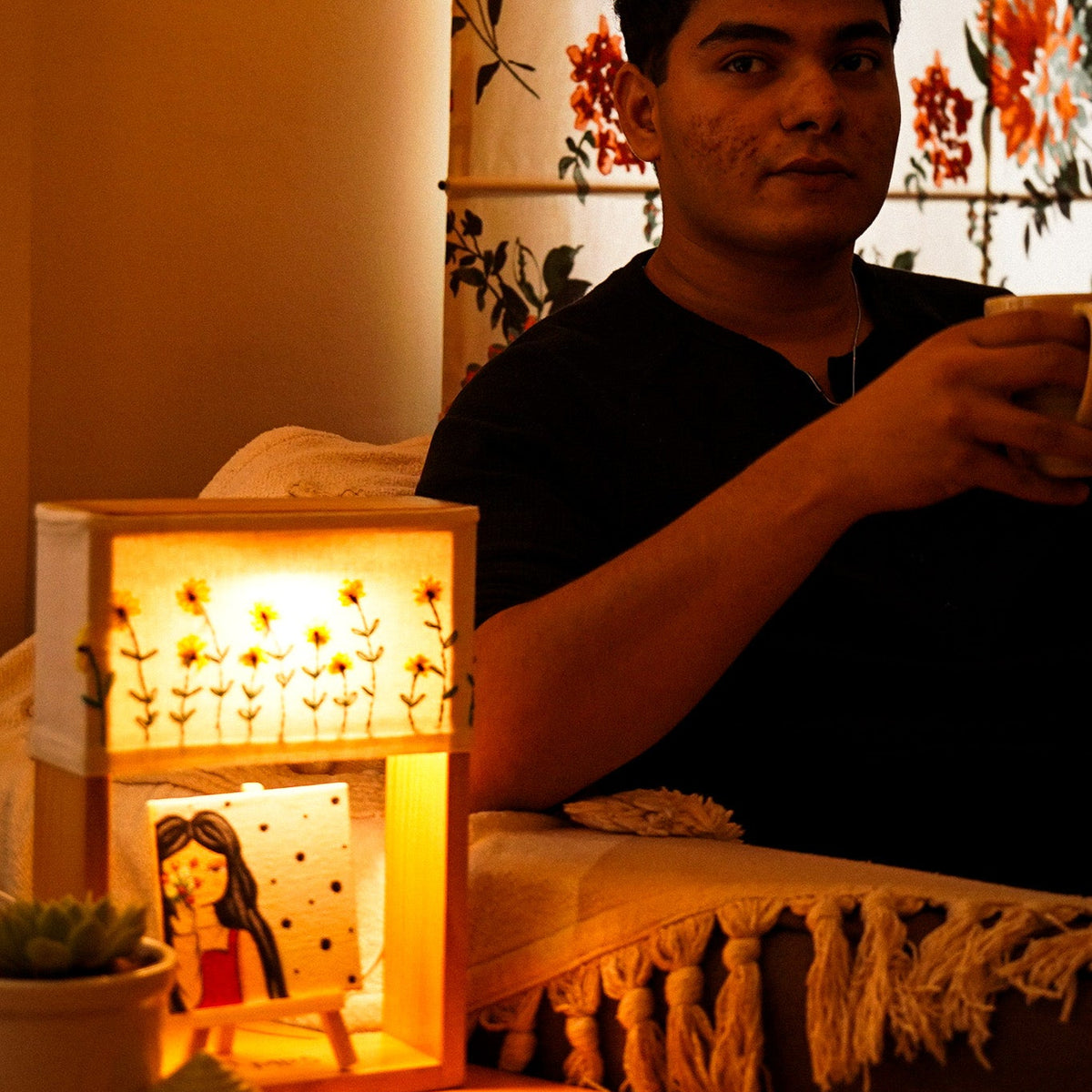Little Sun – Hand-Embroidered Sunflower Lamp