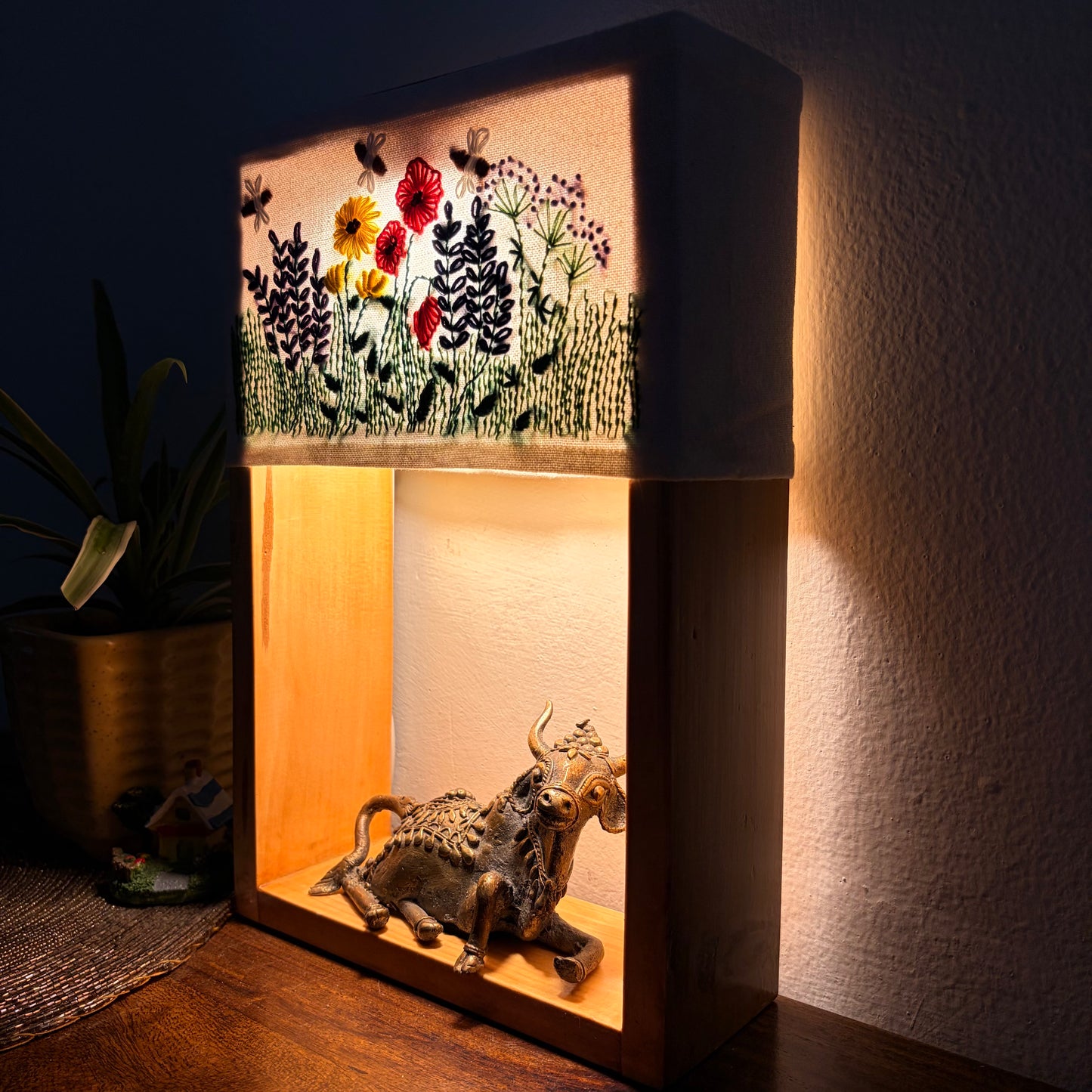 Pine Glow Nandi Artisan Lamp with Dokra Craft and 2 interchangeable Lampshades