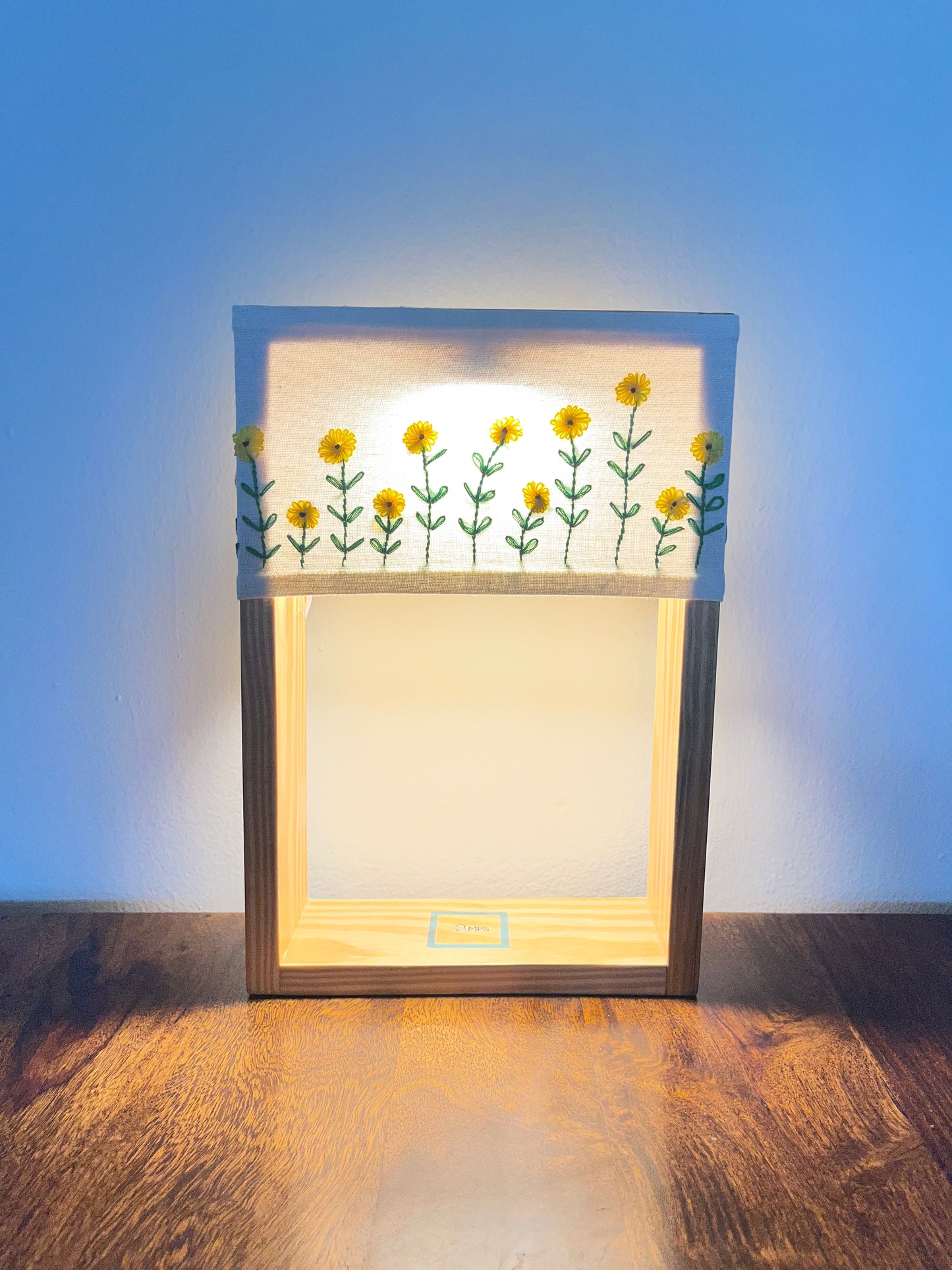Pine Glow Sunflower Lamp – Handmade Wooden Table Lamp with Embroidery