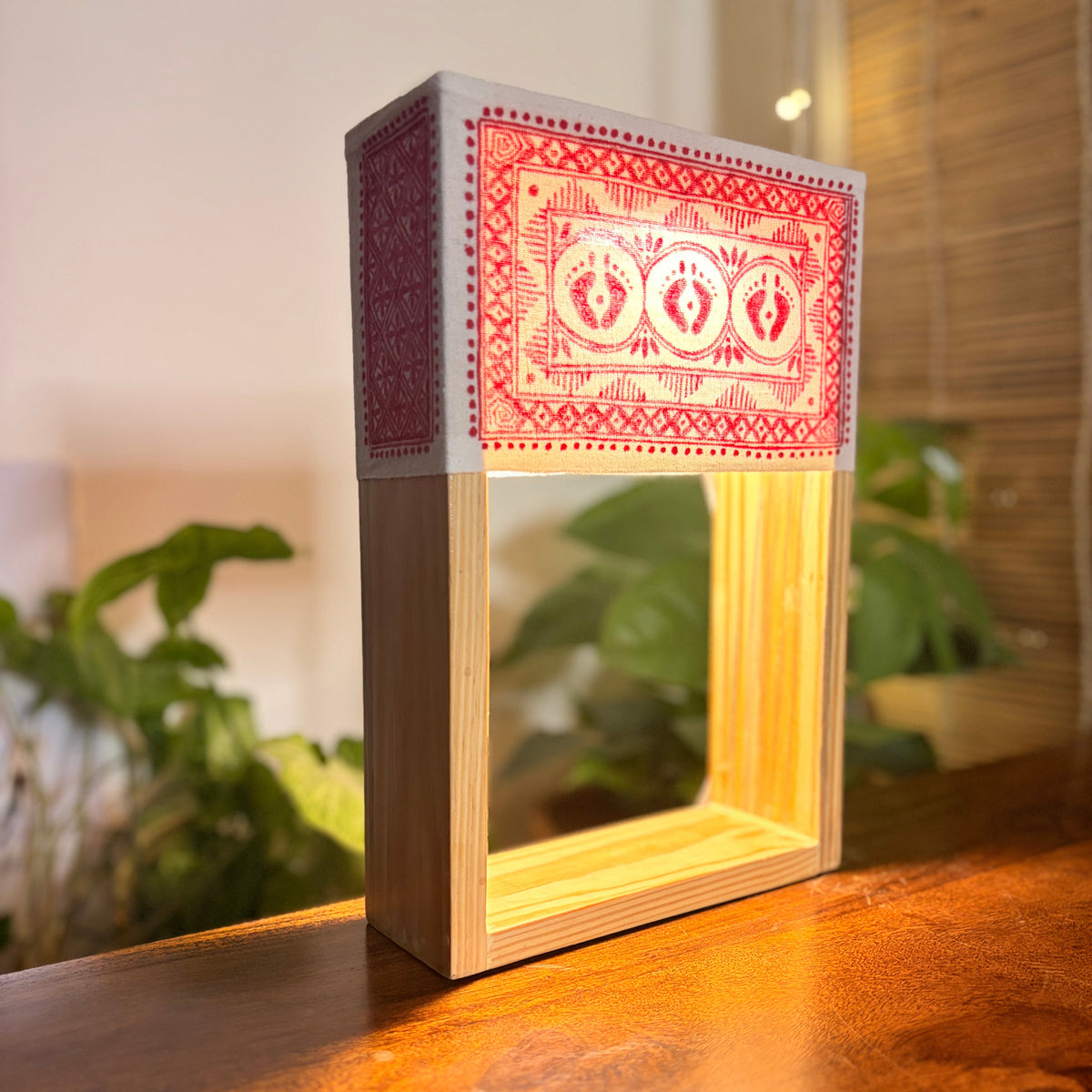 Pine Glow | Artist Series – Handmade Kumaoni Aipan Table Lamp